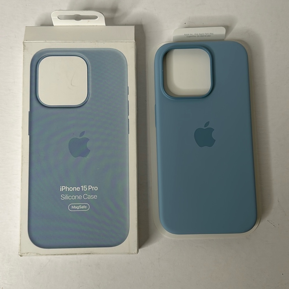 iPhone 15Pro silicone case with MagSafe